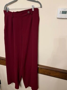 Women's Wide-Leg Pull-On Pants in Wine with front pockets